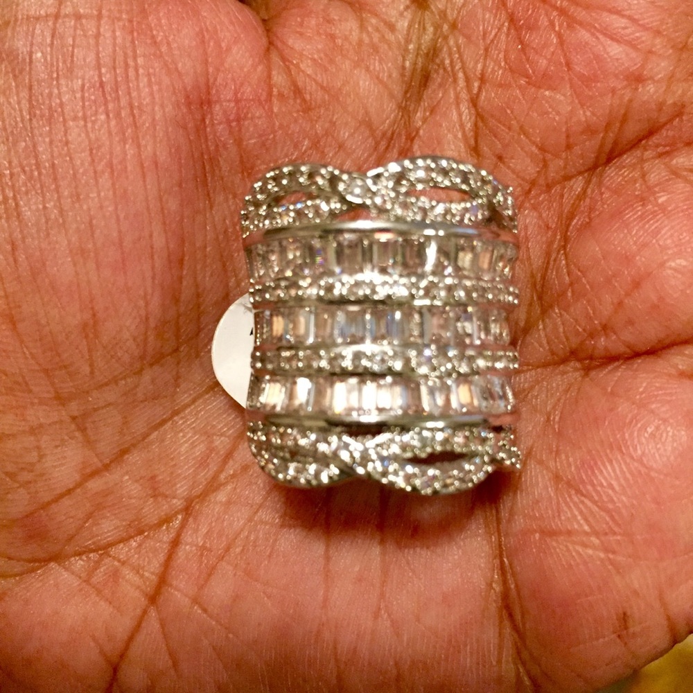 Beautiful Statement Ring - image 4